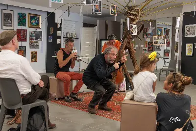 Sous l'arbre à palabre